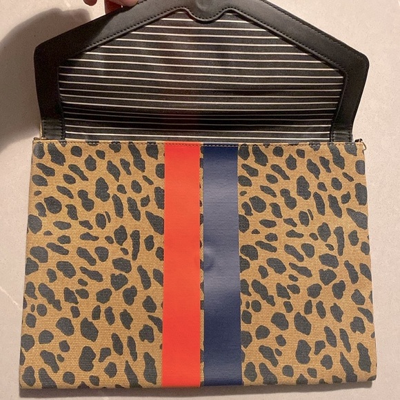 NWOT [Stella & Dot] Leopard Orange/Navy Striped Magnetic Oversized Clutch/Wallet - Picture 7 of 13